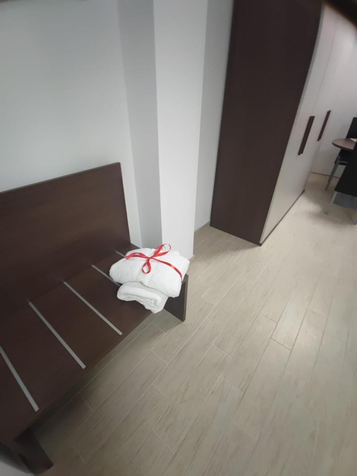 塔兰托 Piazza Dante酒店 外观 照片